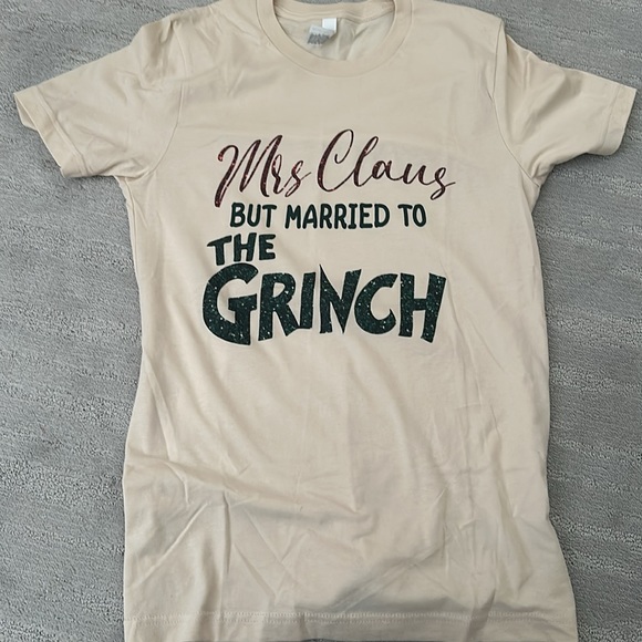 Grinch Tee NWOT - Picture 5 of 5